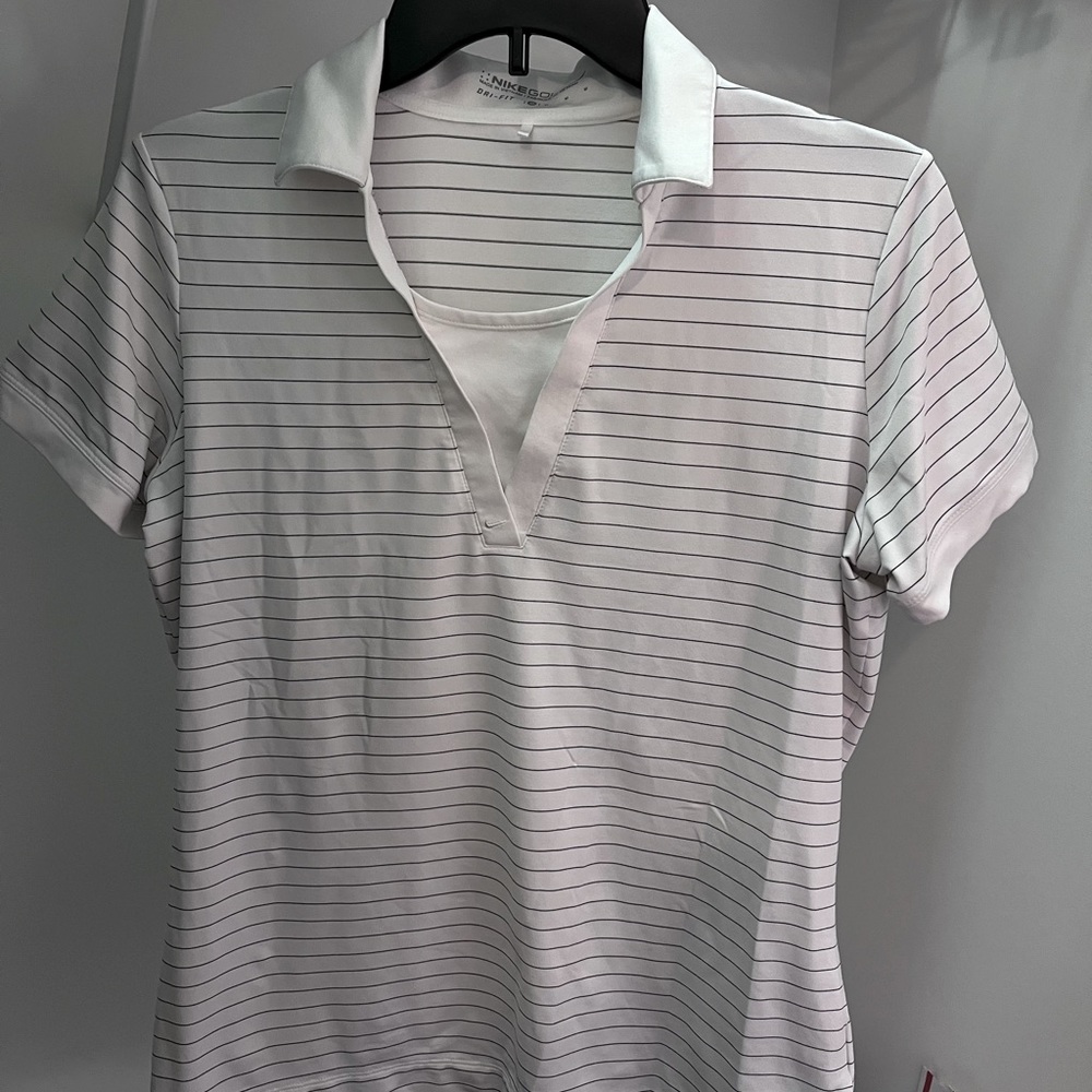 Nike woman’s Golf shirt Size M